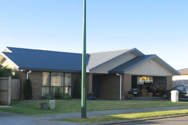 Photo of property in 30 Feeny Crescent, East Tamaki, Auckland, 2013