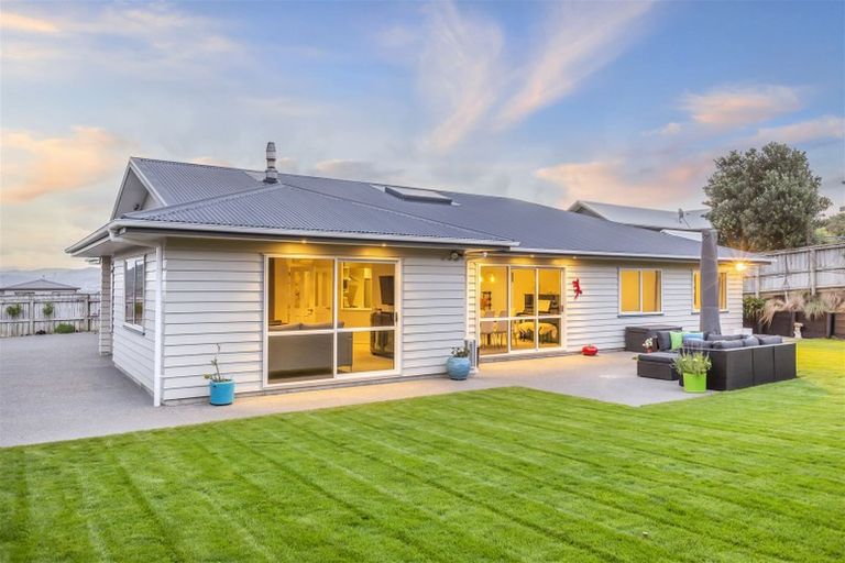 Photo of property in 7 Nelson Avenue, Aotea, Porirua, 5024