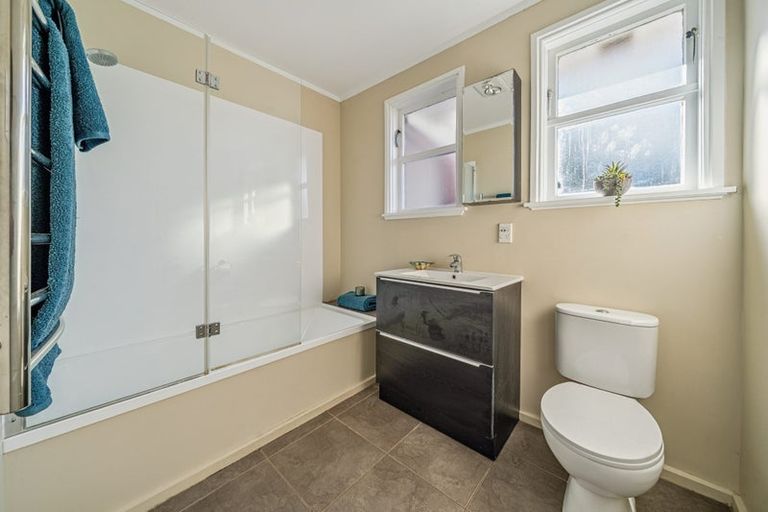 Photo of property in 82 Pine Avenue, Ebdentown, Upper Hutt, 5018