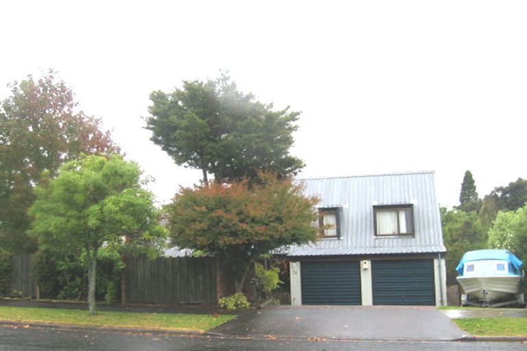 Photo of property in 74 Chelsea View Drive, Chatswood, Auckland, 0626