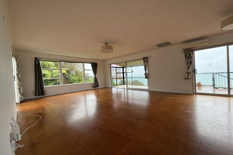 Photo of property in 244 Vipond Road, Stanmore Bay, Whangaparaoa, 0932