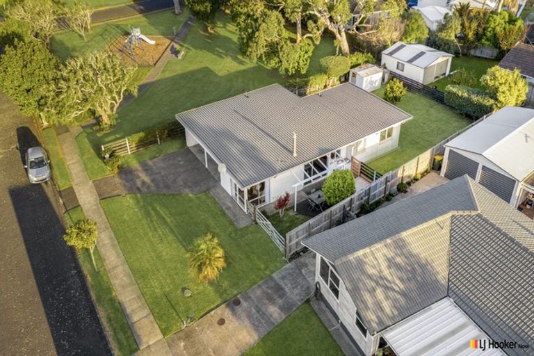 Photo of property in 18 Waterlea Avenue, Mangere Bridge, Auckland, 2022