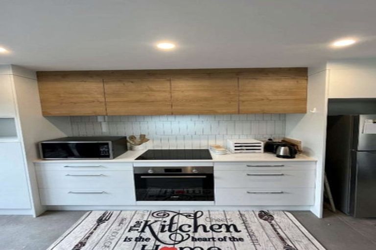 Photo of property in 6c Jern Place, Eastern Beach, Auckland, 2012