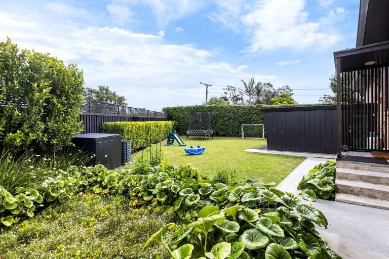 Photo of property in 56 Covil Avenue, Te Atatu South, Auckland, 0610