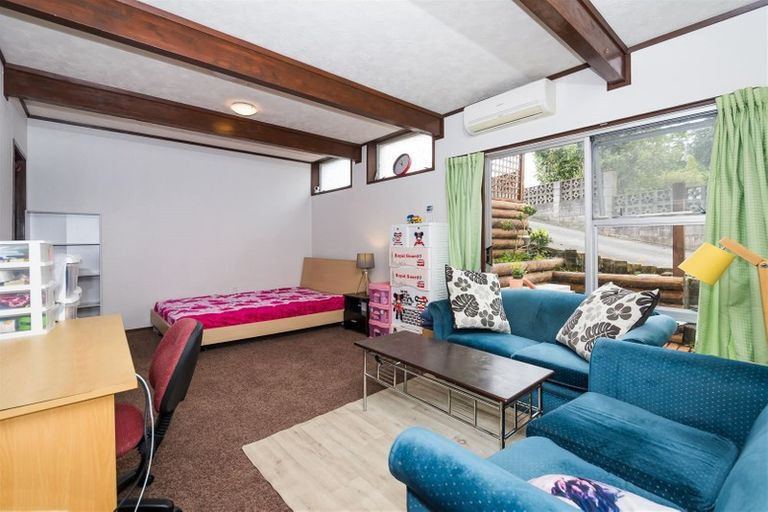 Photo of property in 578 Glenfield Road, Bayview, Auckland, 0629