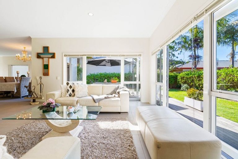 Photo of property in 8 Kensington Drive, Orewa, 0931