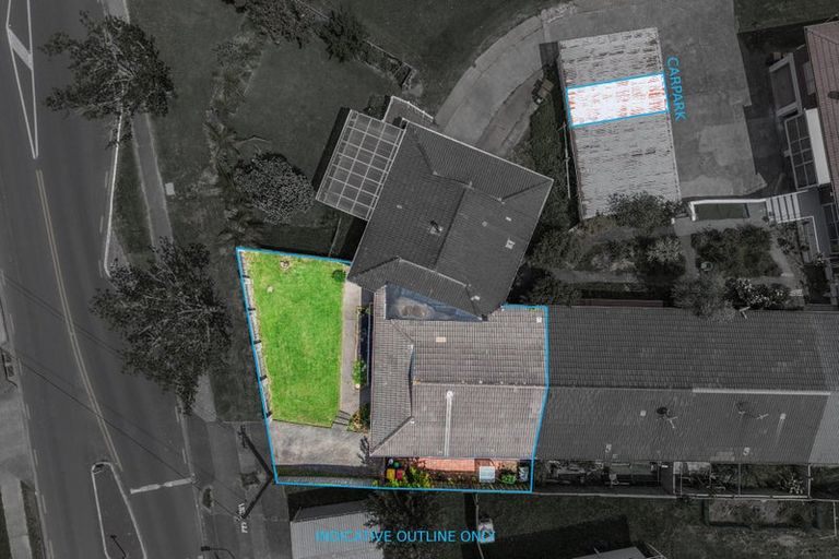 Photo of property in 2/1 Ribblesdale Road, Henderson, Auckland, 0612