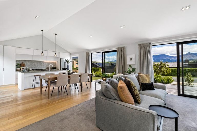 Photo of property in 35 Rannoch Drive, Jacks Point, Queenstown, 9371