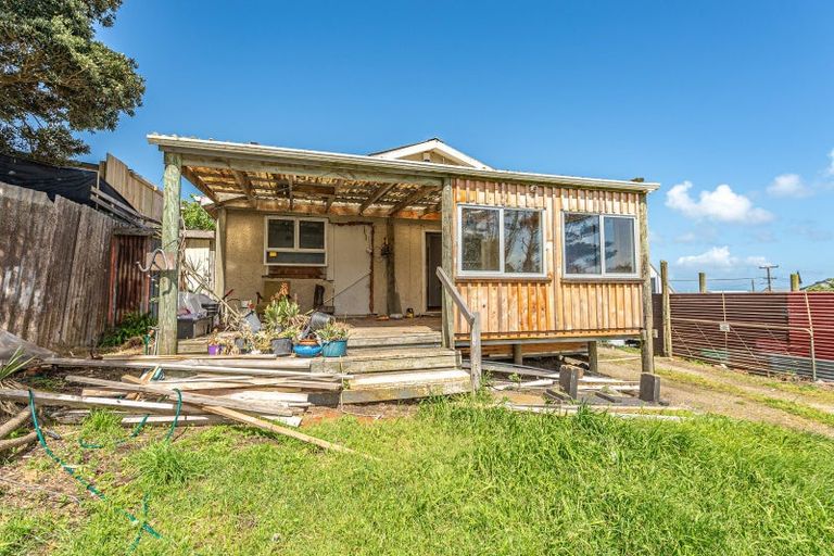 Photo of property in 25 Manuka Street, Castlecliff, Whanganui, 4501