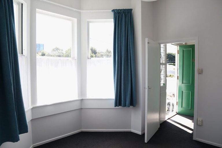 Photo of property in 1/12 Myrtle Crescent, Mount Cook, Wellington, 6021