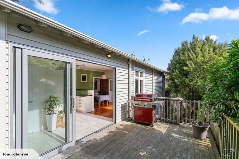 Photo of property in 34 Harland Street, Brooklyn, Wellington, 6021