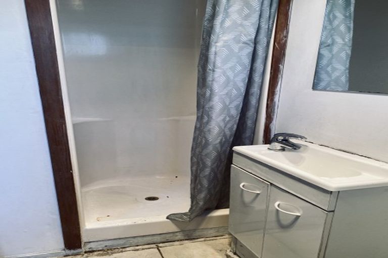 Photo of property in 1 Beihlers Road, Weymouth, Auckland, 2103