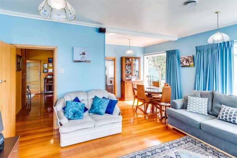 Photo of property in 6 Sealy Road, Bluff Hill, Napier, 4110