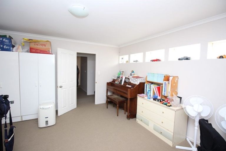 Photo of property in 13 Meridian Court, Oteha, Auckland, 0632