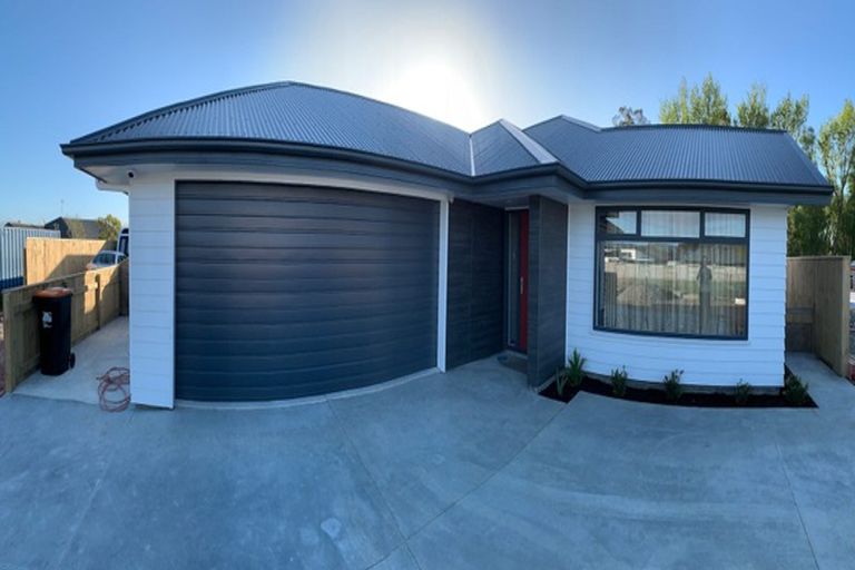 Photo of property in 14 Ivy Lane, Kelvin Grove, Palmerston North, 4414