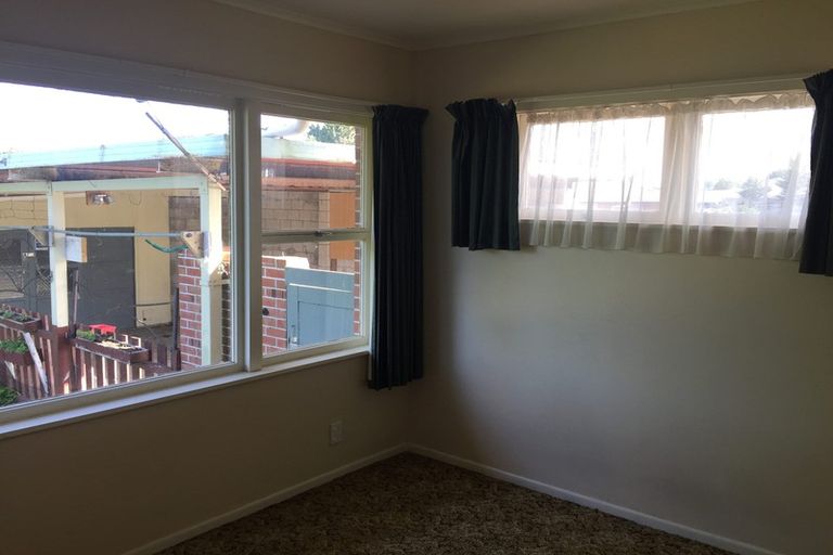 Photo of property in 12 Cross Street, Papakura, 2110