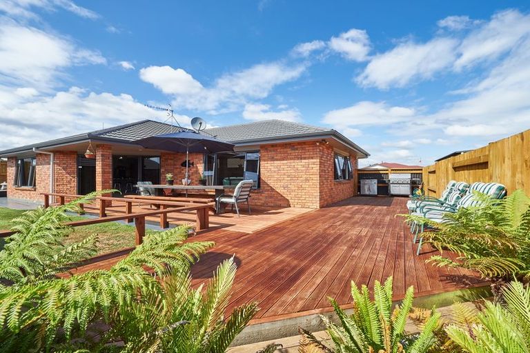 Photo of property in 69 Peter Hall Drive, Kelvin Grove, Palmerston North, 4414