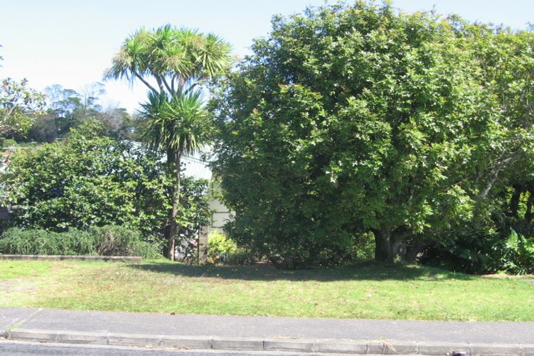 Photo of property in 1/18 Elliott Avenue, Bayview, Auckland, 0629