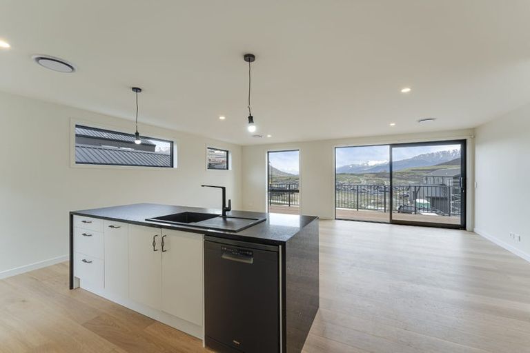 Photo of property in 104 Spur Ridge Rise, Jacks Point, 9371