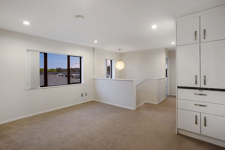 Photo of property in 16 Dalray Avenue, Takanini, 2112