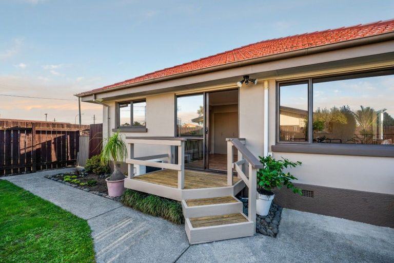Photo of property in 2 Pemberton Crescent, Greerton, Tauranga, 3112