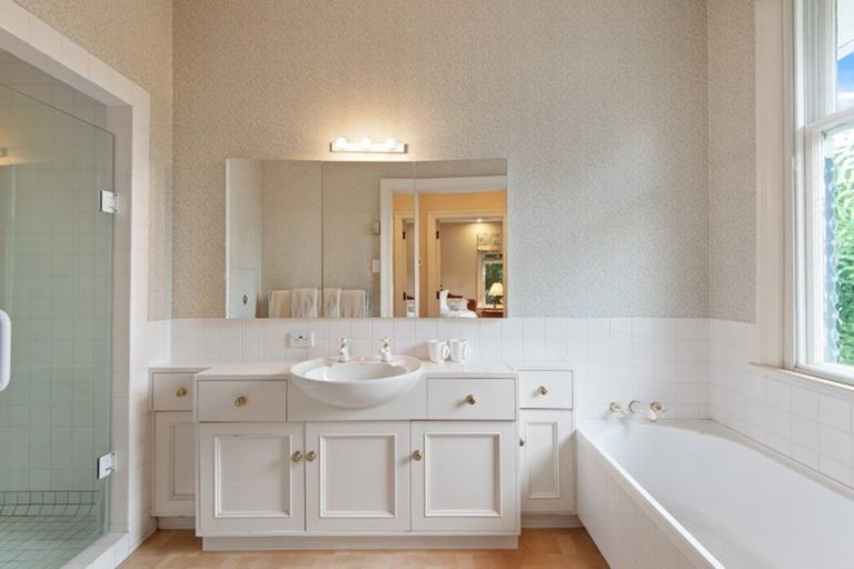 Photo of property in 186 Fendalton Road, Fendalton, Christchurch, 8052