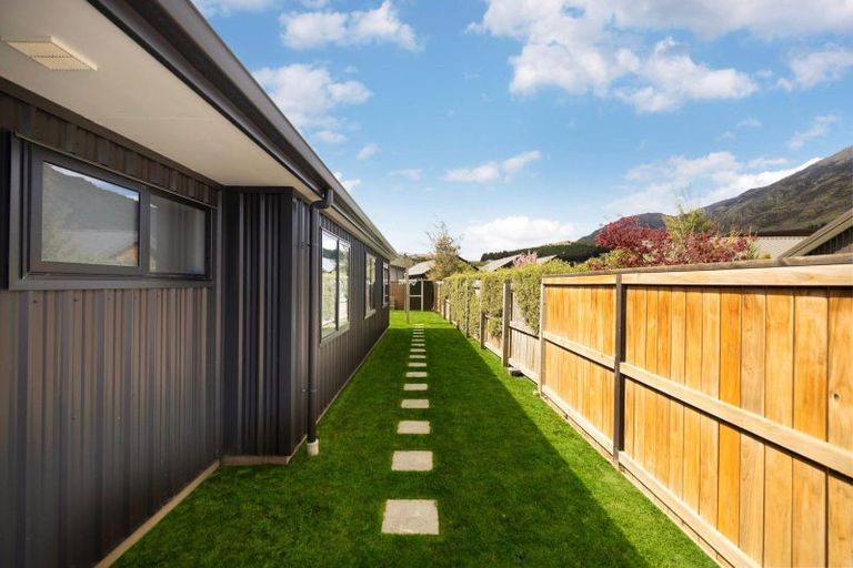 Photo of property in 6 Chadlington Way, Lower Shotover, Queenstown, 9304