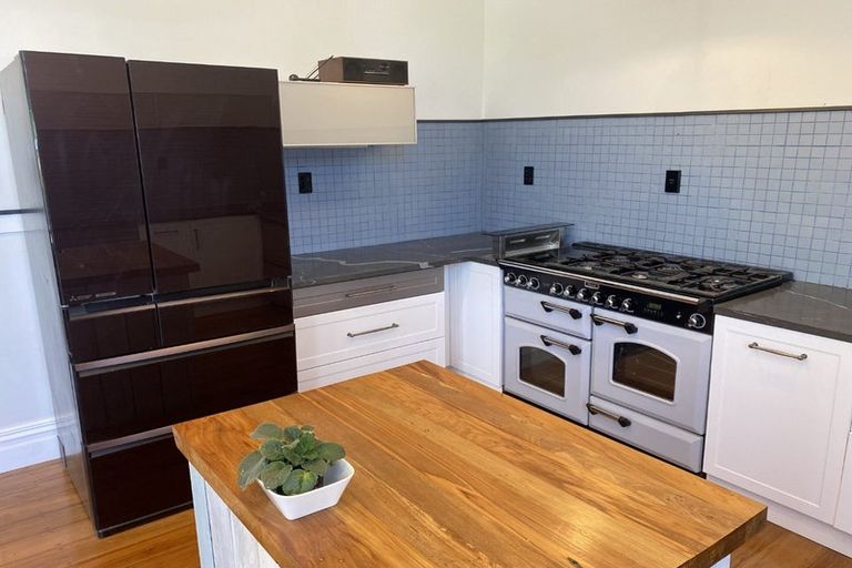 Photo of property in 9 Latham Street, Napier South, Napier, 4110