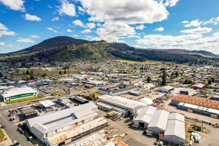 Photo of property in 14 Victory Road, Fairy Springs, Rotorua, 3015