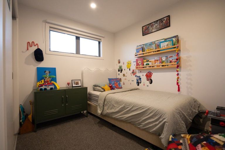 Photo of property in 2 Seddon Street, Takaro, Palmerston North, 4412