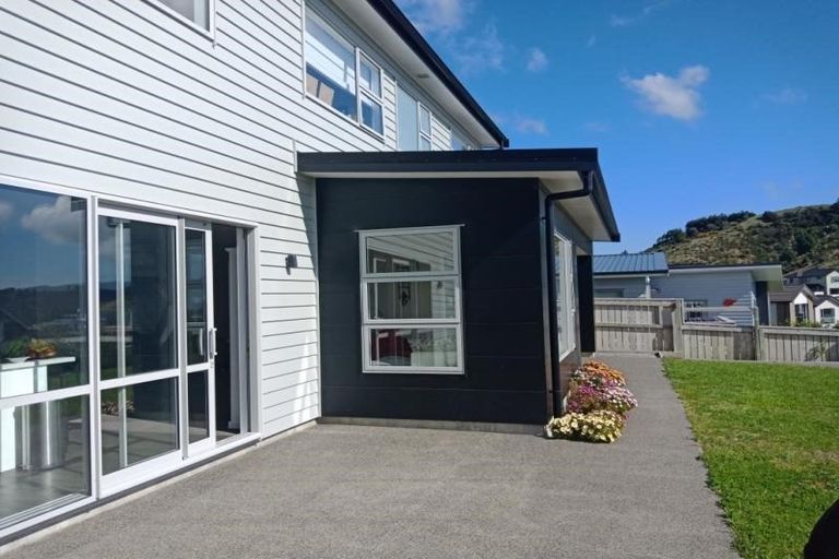Photo of property in 87 Endeavour Drive, Whitby, Porirua, 5024
