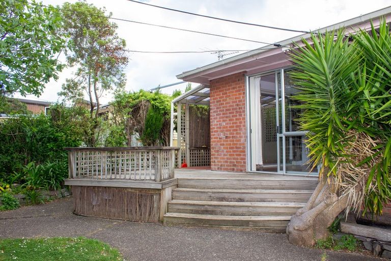 Photo of property in 20 Spencer Road, Pinehill, Auckland, 0632