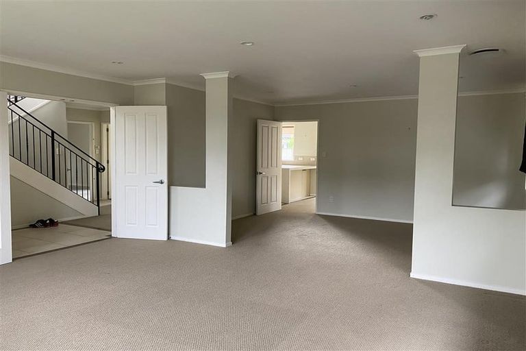 Photo of property in 72 Baverstock Road, Flat Bush, Auckland, 2016