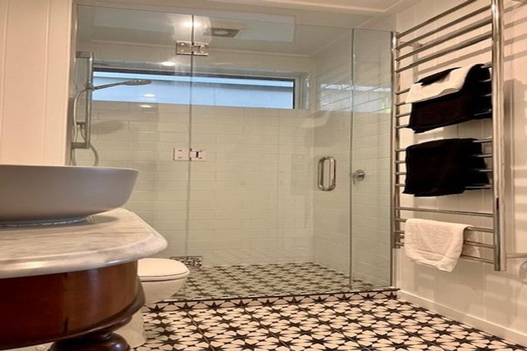 Photo of property in 129a Marine Parade, Mount Maunganui, 3116