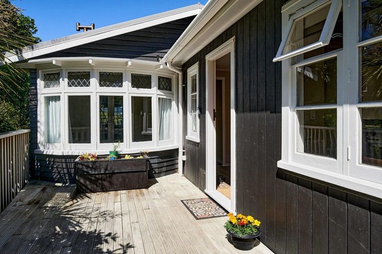 Photo of property in 121 Marine Drive, Sorrento Bay, Lower Hutt, 5013