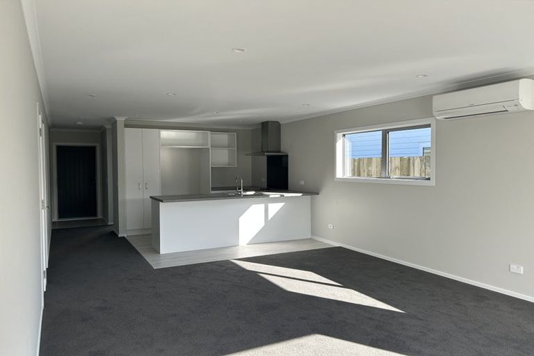Photo of property in 18 Koru Loop, Paraparaumu, 5032