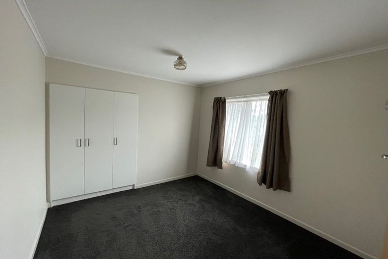 Photo of property in 41 Flanshaw Road, Te Atatu South, Auckland, 0610