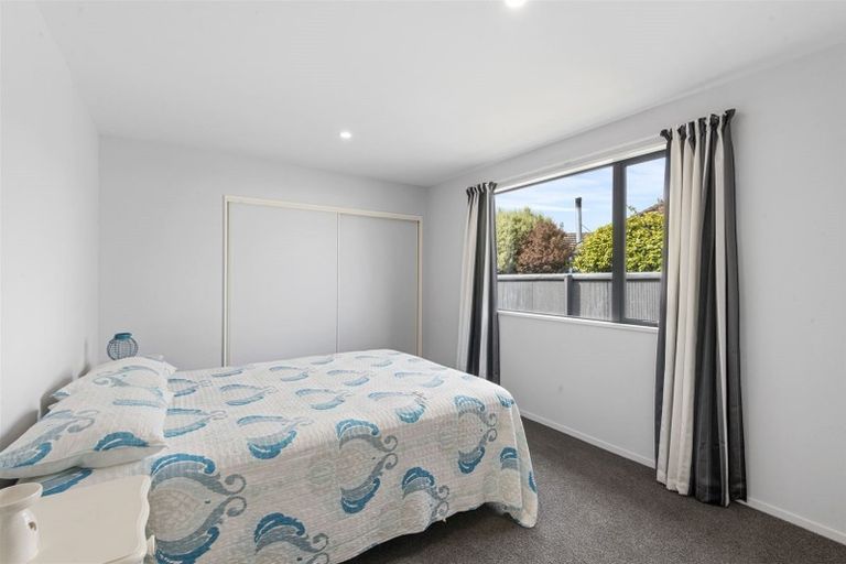Photo of property in 22 Derrett Place, Saint Martins, Christchurch, 8022