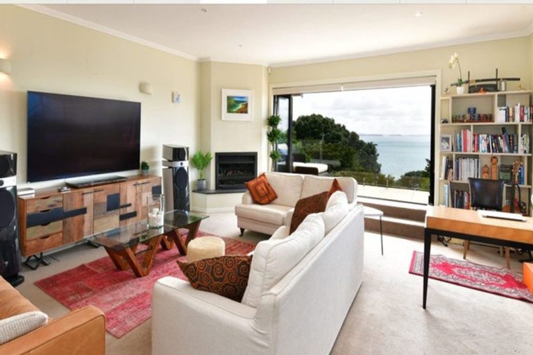 Photo of property in 108 Pacific Parade, Army Bay, Whangaparaoa, 0930