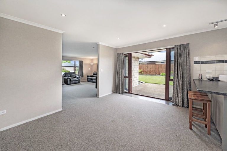 Photo of property in 92 Acacia Avenue, Rangiora, 7400