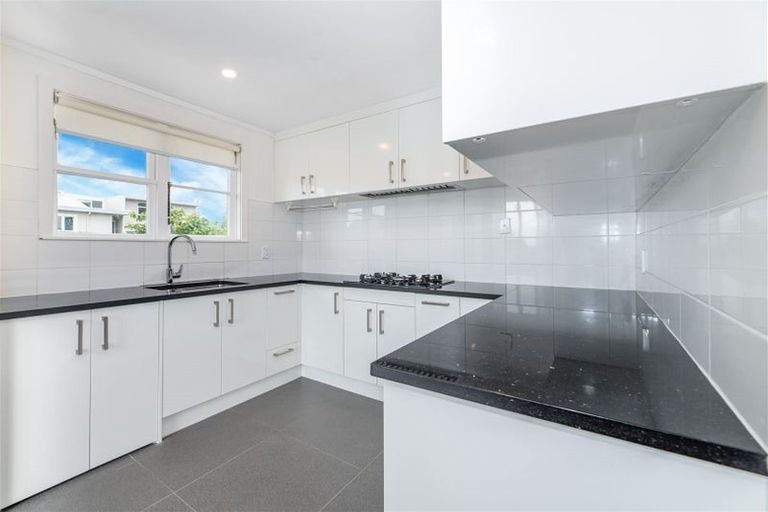 Photo of property in 308 Great North Road, Henderson, Auckland, 0612