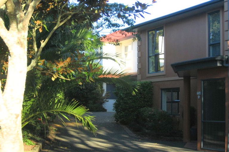 Photo of property in 14c Sunnyhill Crescent, Sunnyhills, Auckland, 2010