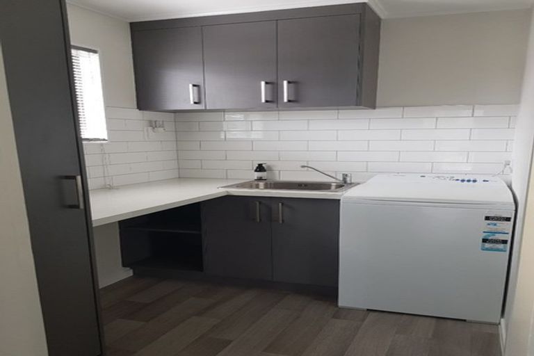 Photo of property in 7 Whitechapel Grove, Stokes Valley, Lower Hutt, 5019