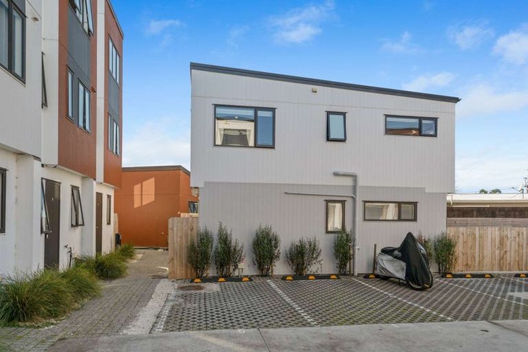 Photo of property in 9/3 Abbotleigh Avenue, Te Atatu Peninsula, Auckland, 0610