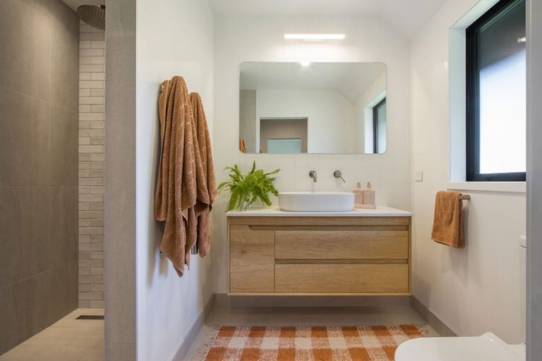 Photo of property in 10b Beach Road, Waihi Beach, 3611