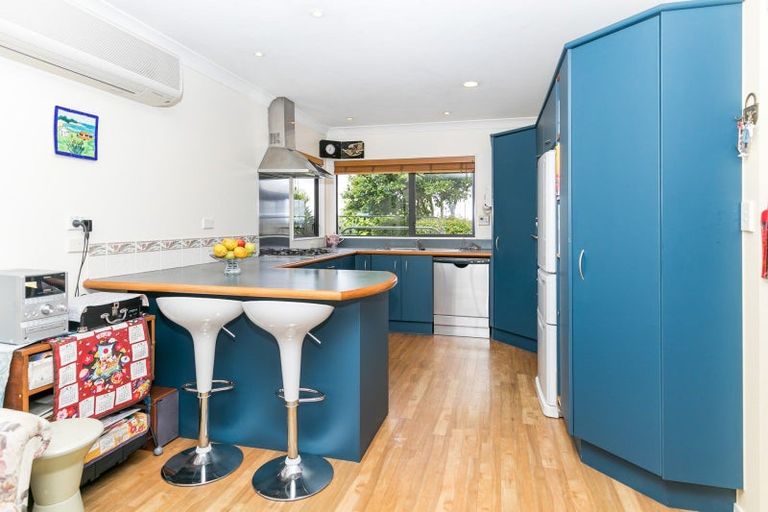 Photo of property in 24 Highgrove Drive, Grandview Heights, Hamilton, 3200