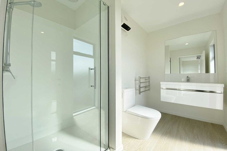 Photo of property in 2/15 Rawhiti Avenue, New Brighton, Christchurch, 8083