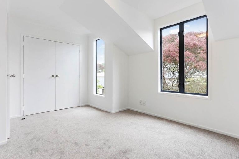 Photo of property in 13 Barnea Circle, Glen Eden, Auckland, 0602