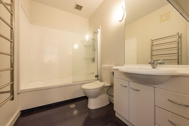 Photo of property in De Vere Apartments, 9/23 Tennyson Street, Te Aro, Wellington, 6011