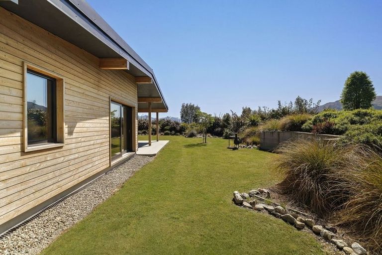 Photo of property in Kane Road, Hawea Flat, Lake Hawea, 9382